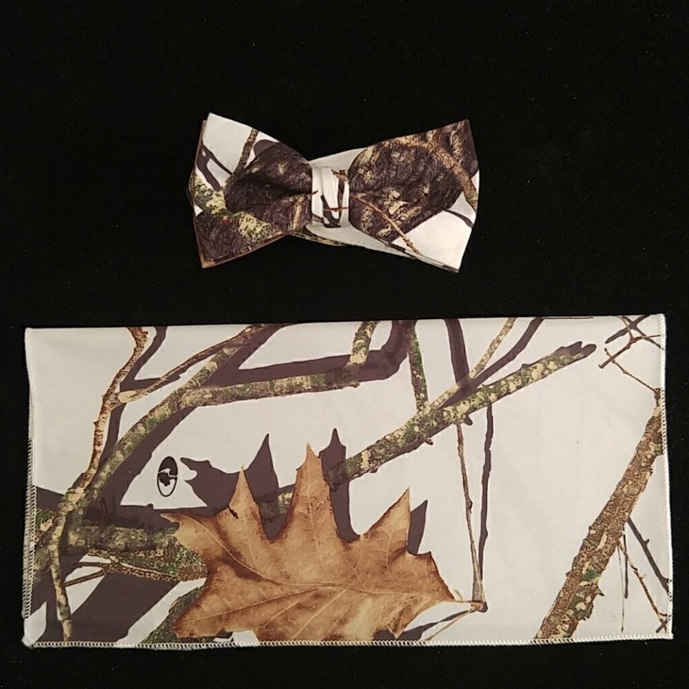 MEN'S LARR BRIO BOW TIE AND HANKY SET